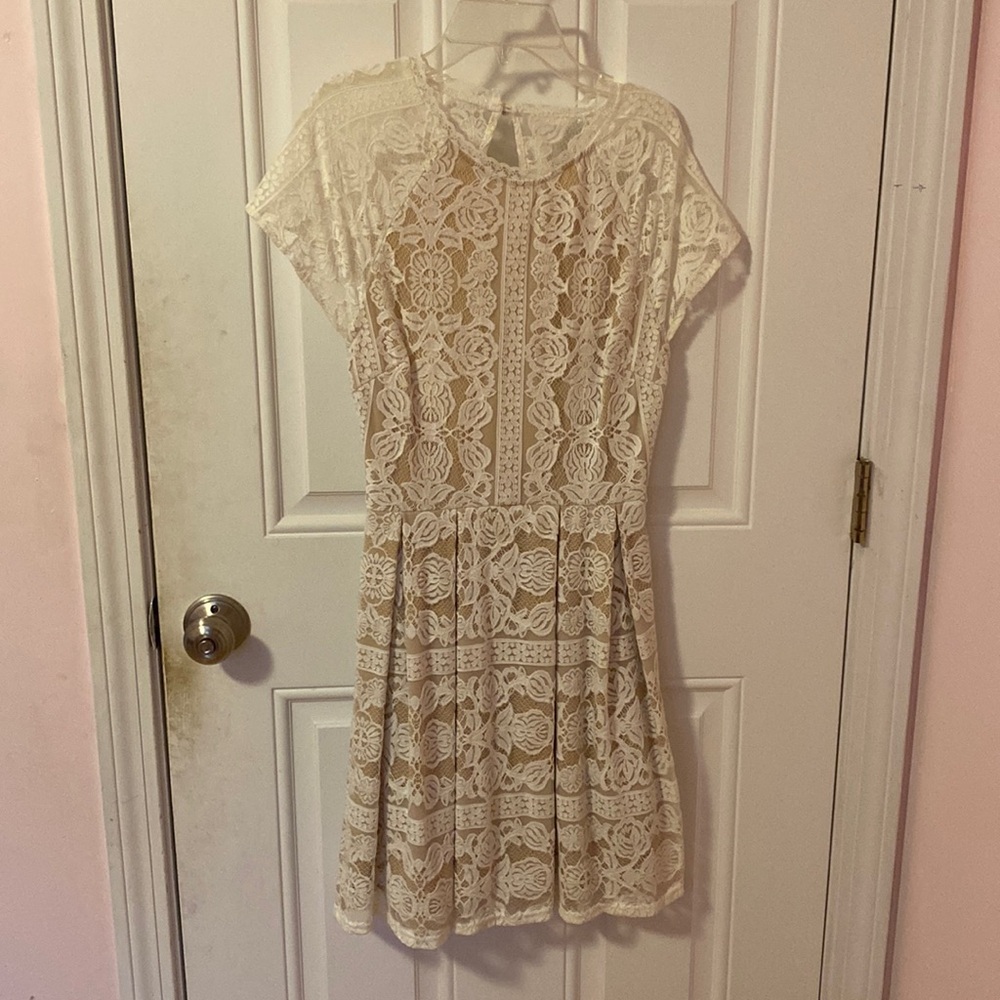 Francesca’s white dress